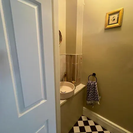 Сasa de vacaciones Fashionable Chic Townhouse In D4