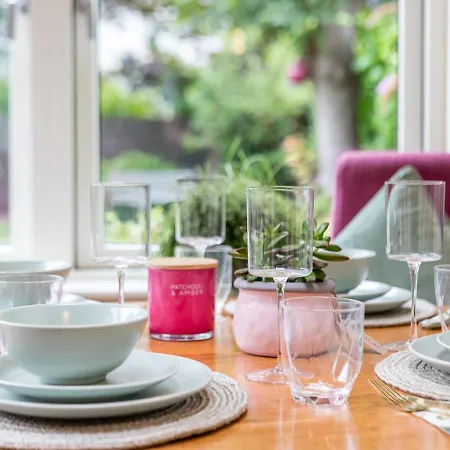 Fashionable Chic Townhouse In D4 Сasa de vacaciones