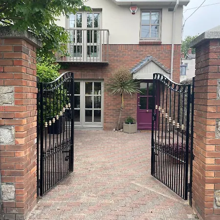 Holiday home Fashionable Chic Townhouse In D4 *