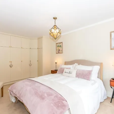 Дом отдыха Fashionable Chic Townhouse In D4